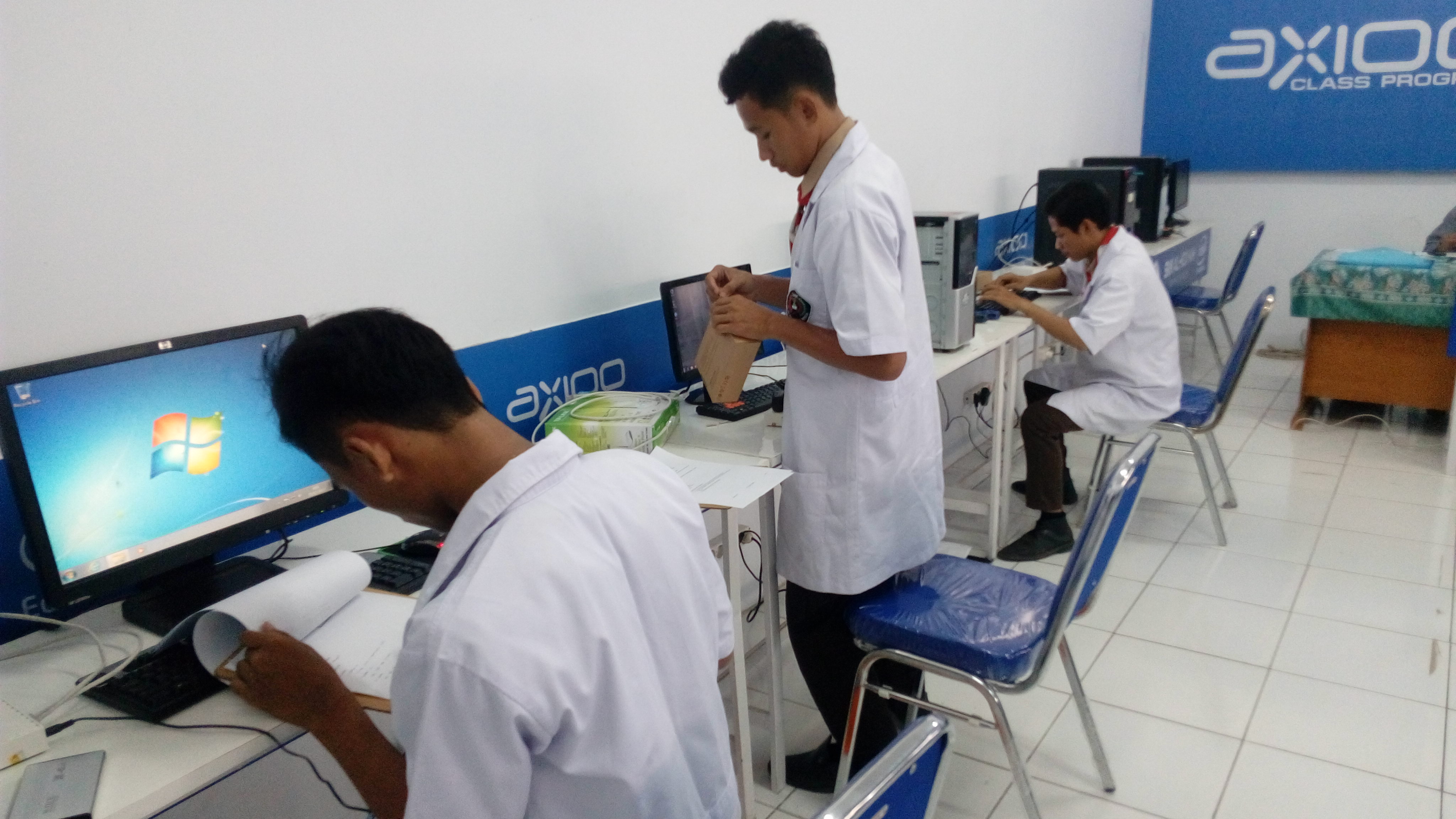 Praktek_siswa_TKI.jpg